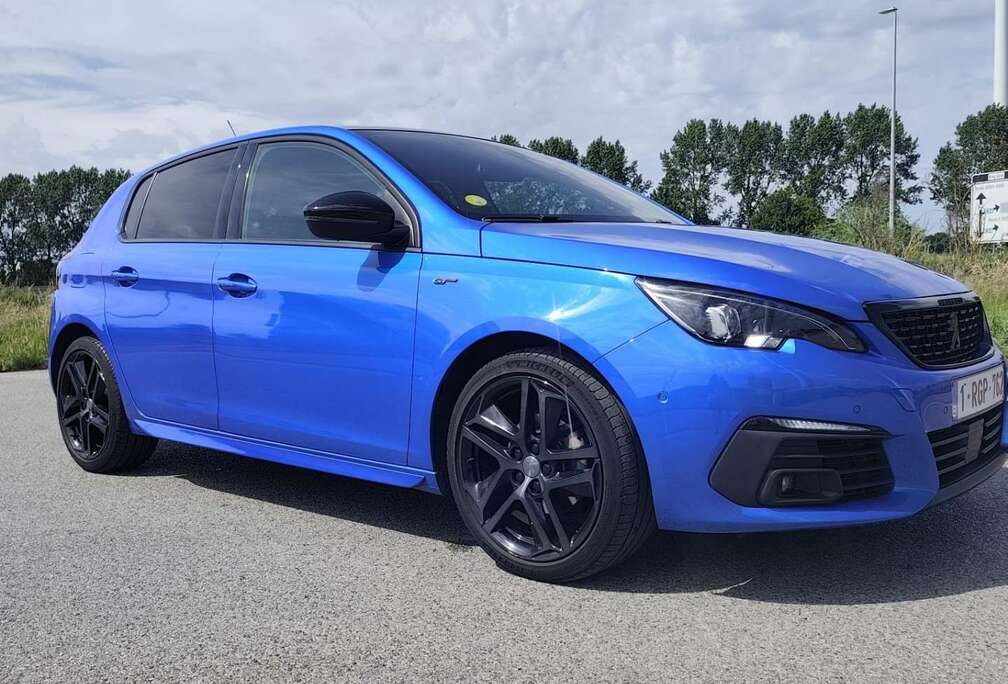 Peugeot GT black uitvoerig