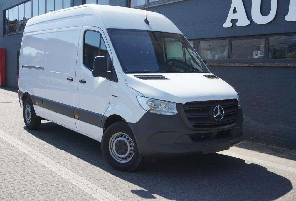 Mercedes-Benz eSprinter Standard 55/47 kWh