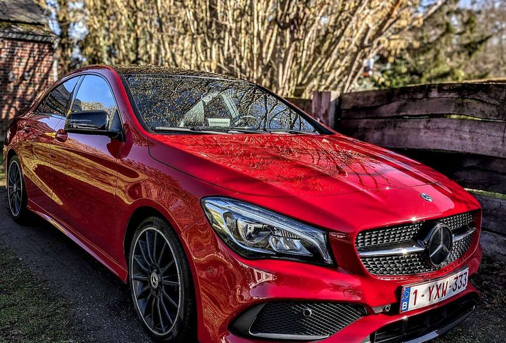 Mercedes-Benz pack carrosserie AMG, sièges alcantara, toit pano