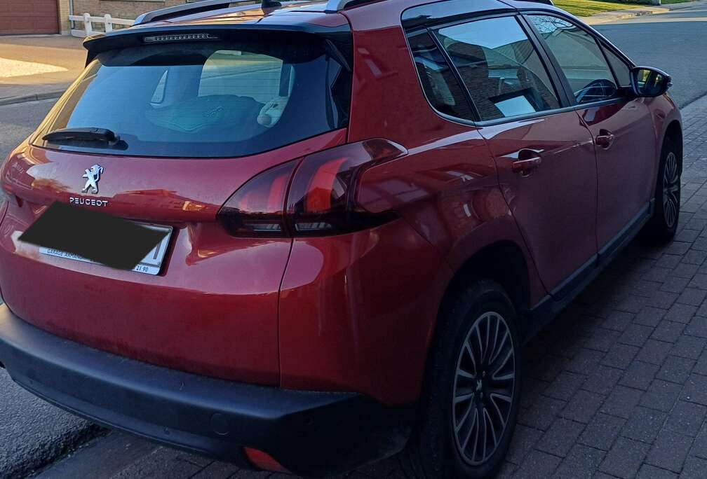 Peugeot 2008 1.2i PureTech Active