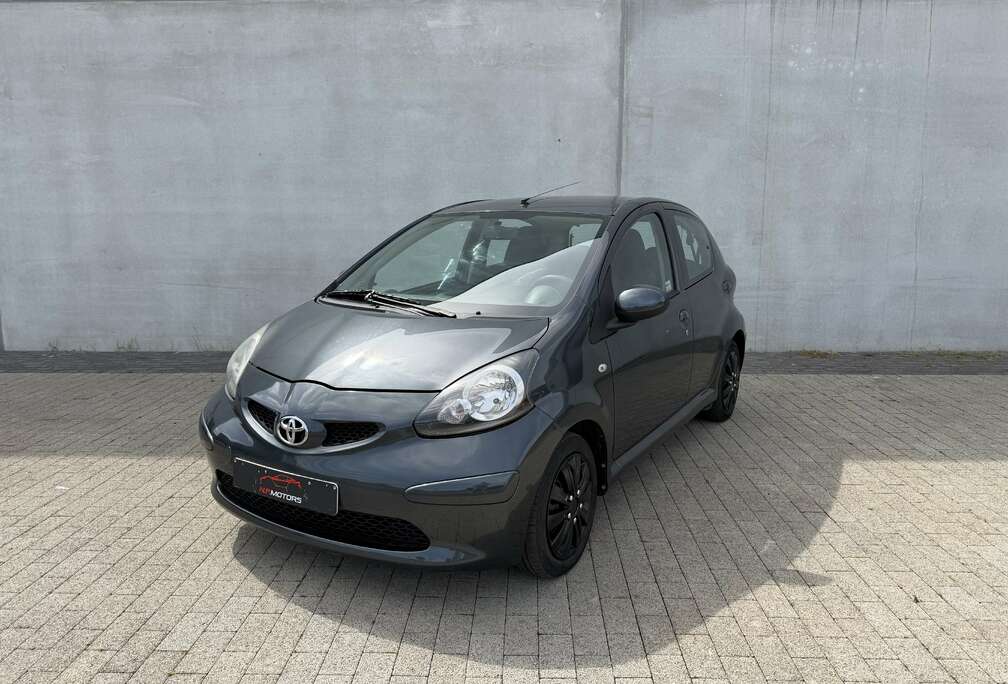 Toyota Très jolie Aygo à voir