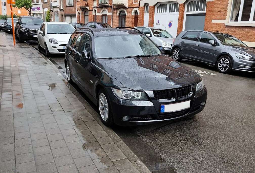 BMW 318i Touring