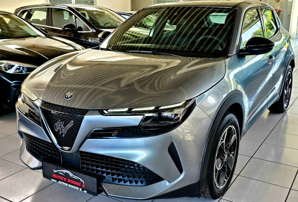 Alfa Romeo / Full elektrische wagen  / Garantie tot 04/2033 / Slechts 10000km