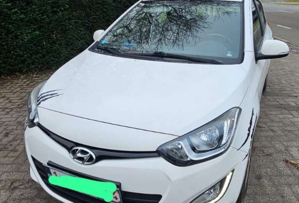 Hyundai 1.4 Automatic, auto airco,