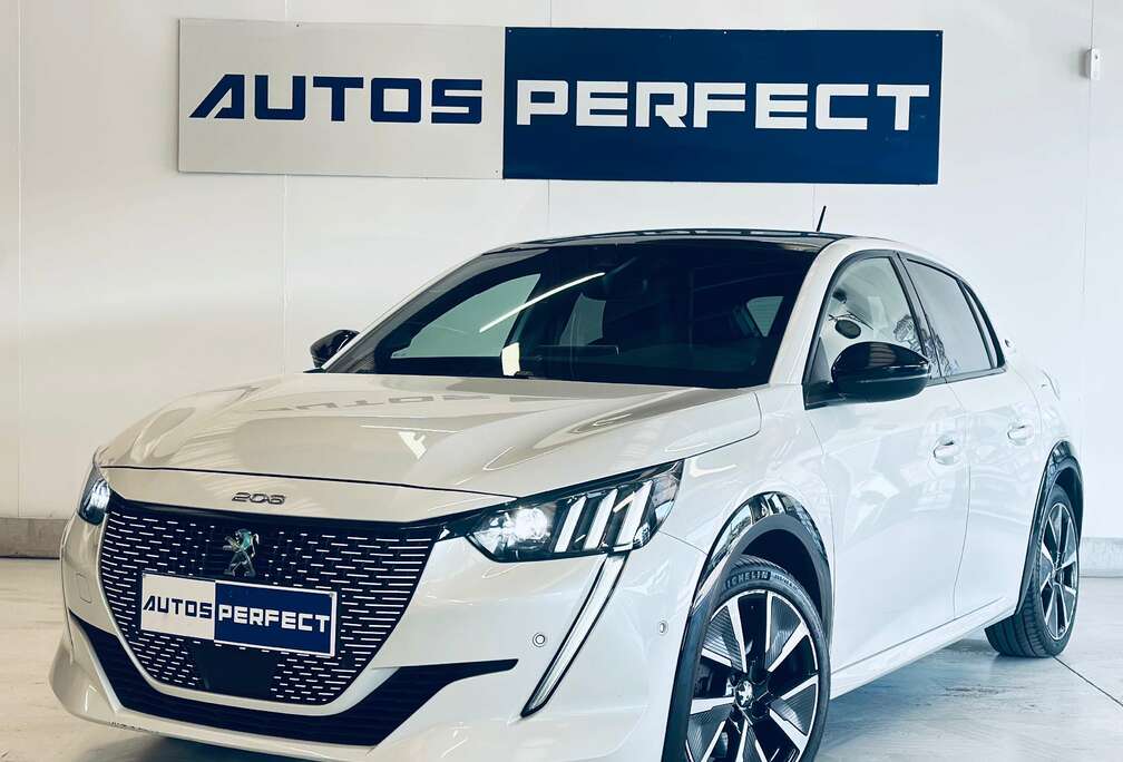 Peugeot 50 kWh GT Pack BOITE AUTO PANO PDC CAMERA NAVI SOS