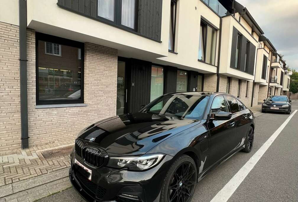 BMW G20 330