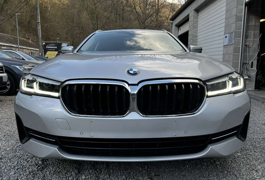 BMW Touring 518 dA  -ETAT SHOW-ROOM- GARANTIE - TVAC