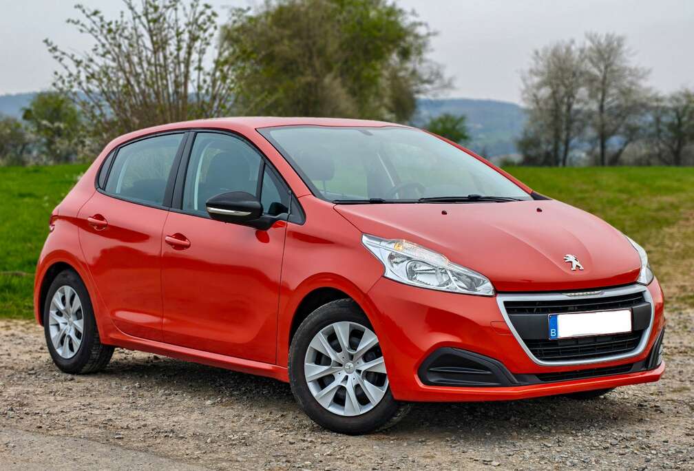Peugeot PEUGEOT 208 1.2 BENZINE  2018  1E EIGENAAR  TOPSTAAT  NIEUWE DISTRIBUTIERIEM
