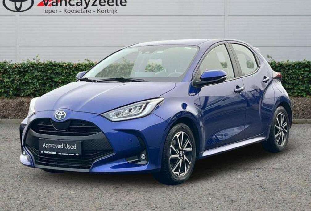 Toyota Iconic+Hitech pack+gps+cam+sens V+A