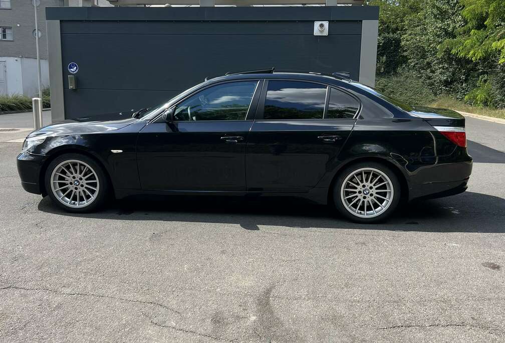 BMW 525i Touring Edition Lifestyle