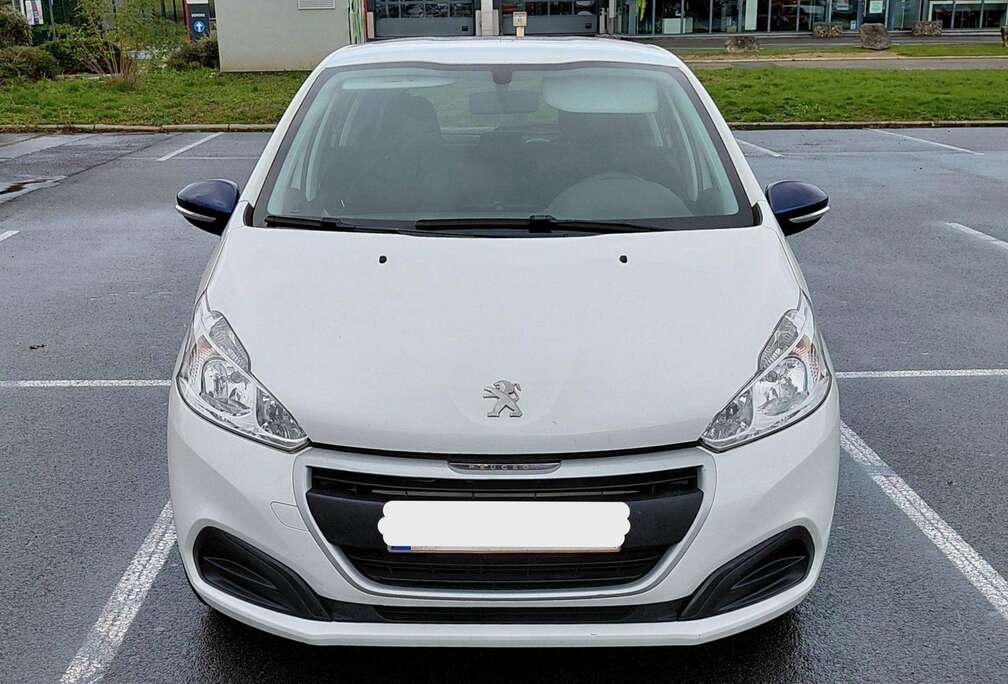 Peugeot 208 1.2i Like