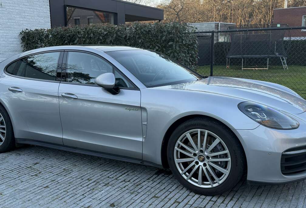 Porsche Panamera 4 e-Hybrid 2.9 V6 Turbo PHEV PDK