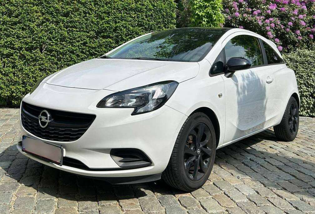 Opel Corsa 1.2i Black Edition