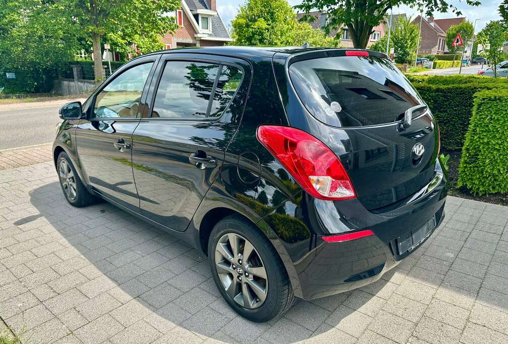 Hyundai i20 1.4i Blackline
