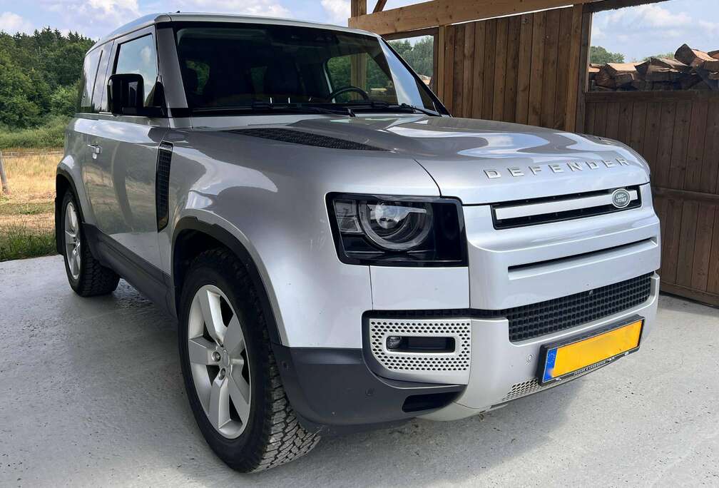 Land Rover Defender 90 D250 First Edition