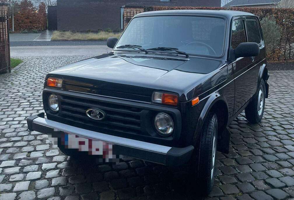 Lada Niva 4x4 *lichte vracht*