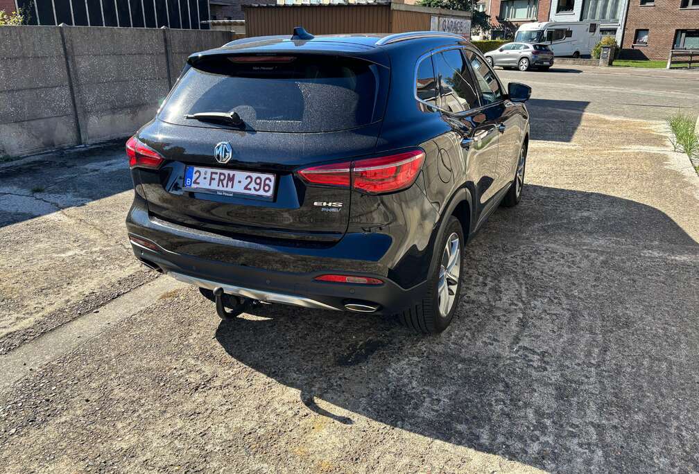 MG EHS PHEV Luxury