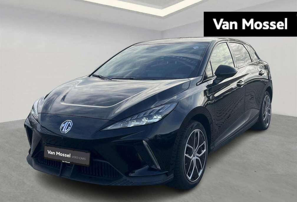 MG 64 kWh Luxury