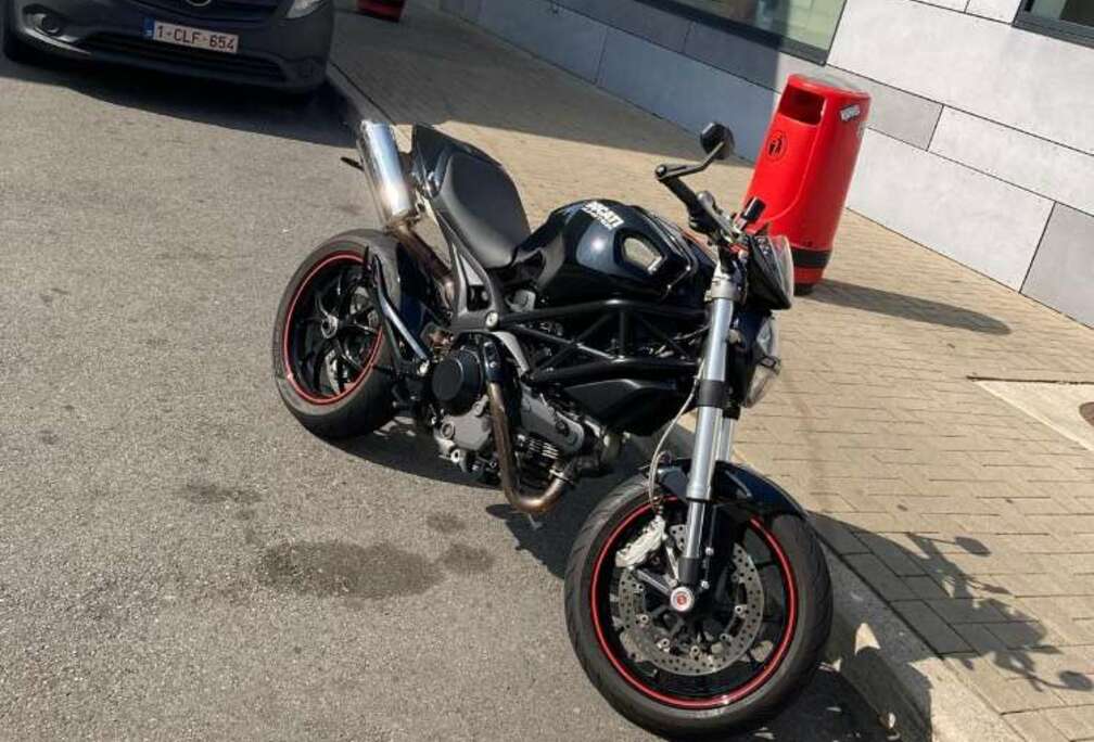 Ducati Monster 1100 S