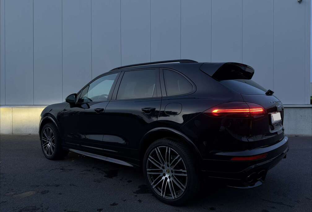 Porsche 3.0i V6 PHEV S Tiptronic (306 kW)