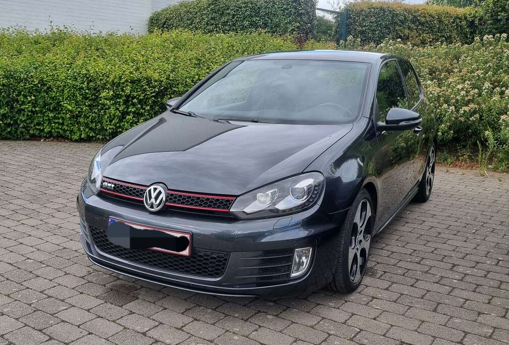 Volkswagen Golf 2.0 TSI