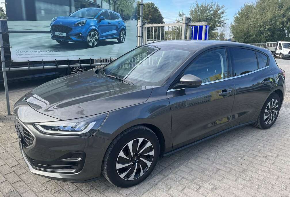 Ford TITANIUM STYLE 125 PK MHEV/ WINTER PACK EN DRIVER