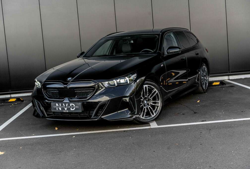 BMW M-sport  Pano  Headup  H.Kardon  Trekh  360