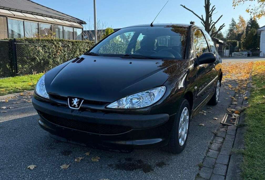 Peugeot 1.1i essence 120.000km PRETE A IMMATRICULER