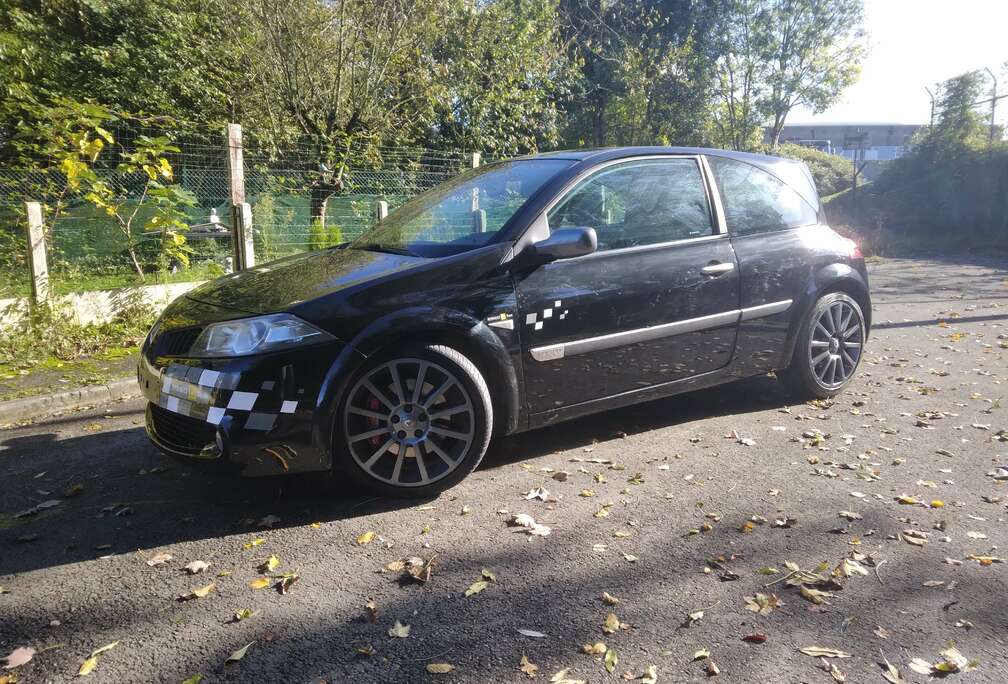 Renault Megane 2.0 dCi 16v RS Team