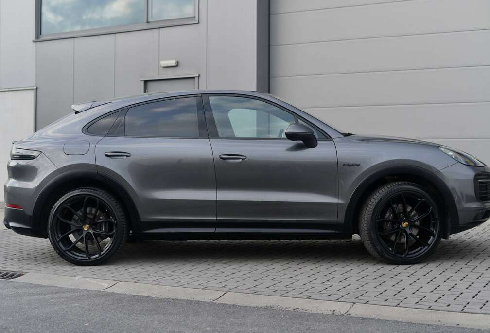 Porsche Cayenne 3.0i V6 PHEV - Leichtbau Sportpaket