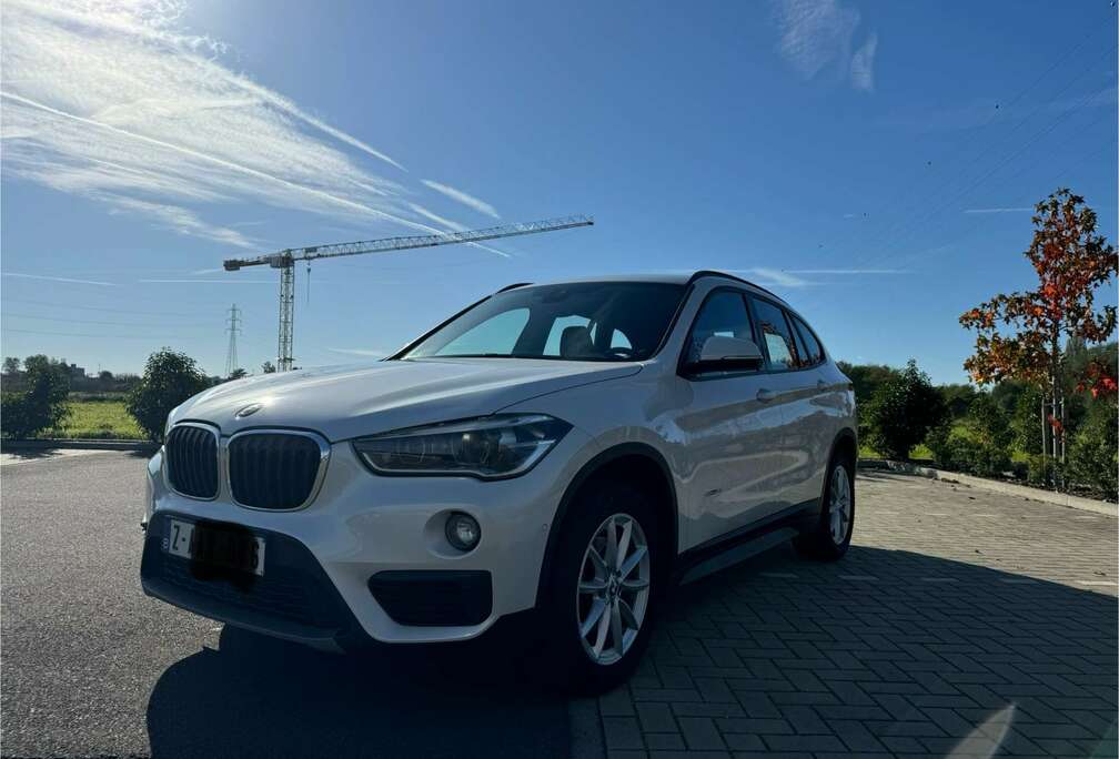 BMW 2.0i sDrive18 / 1 er main / carnet / superbe