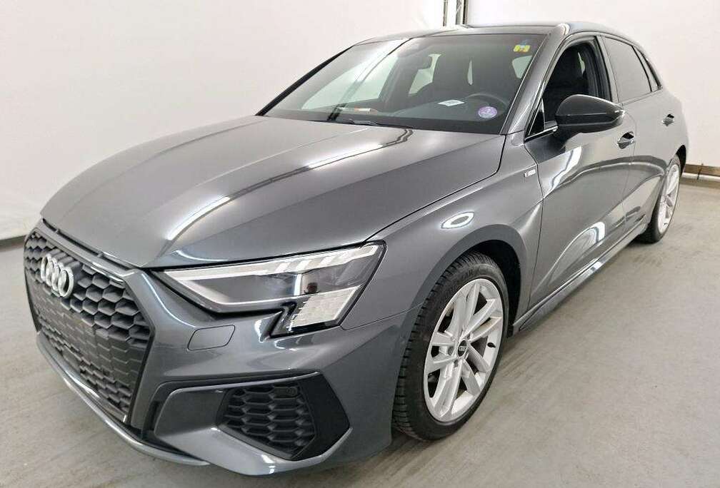 Audi A3*S LINE INTERIEUR EXTERIEUR CAR PASS GARANTIE