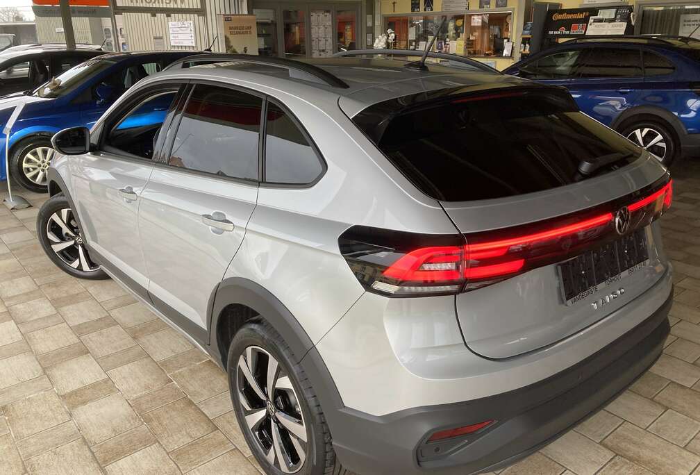 Volkswagen LIFE PLUS -116pk -Airco -App -Camera -Alu17