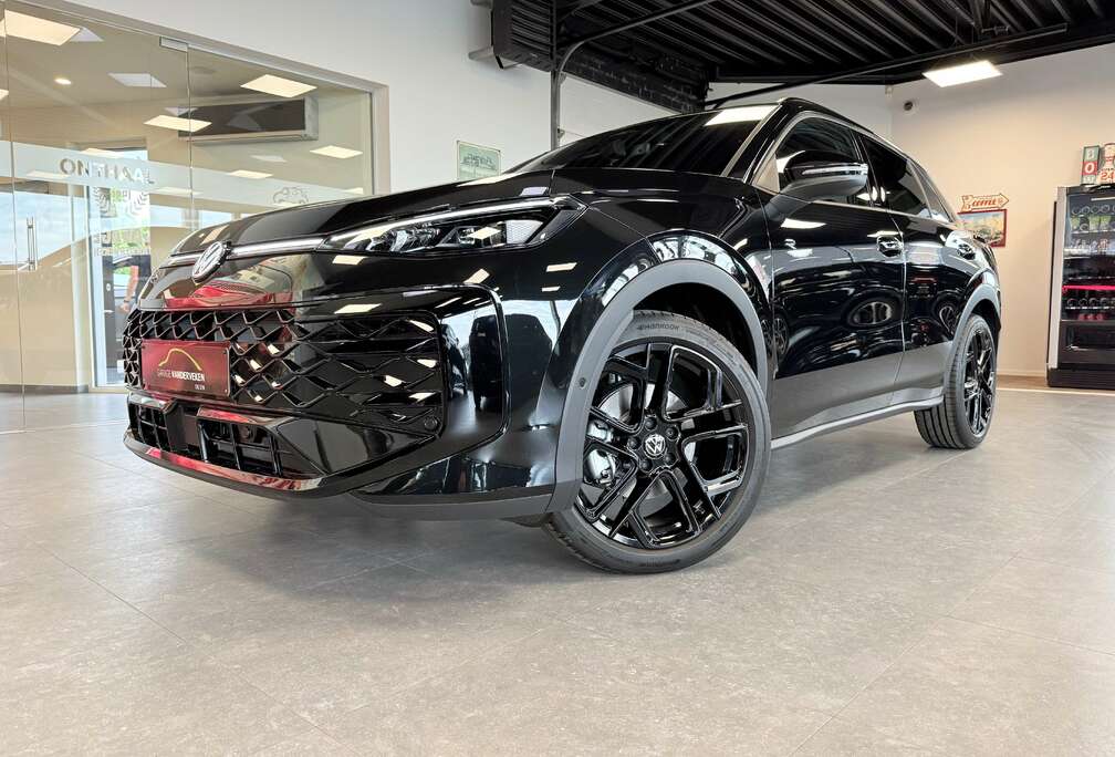 Volkswagen T-Roc 1.5 TSI R-Line DSG NEW * black pack * 0km * trekhaak ! *