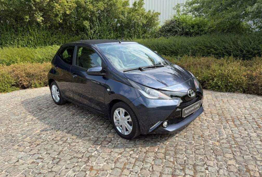 Toyota x-wave