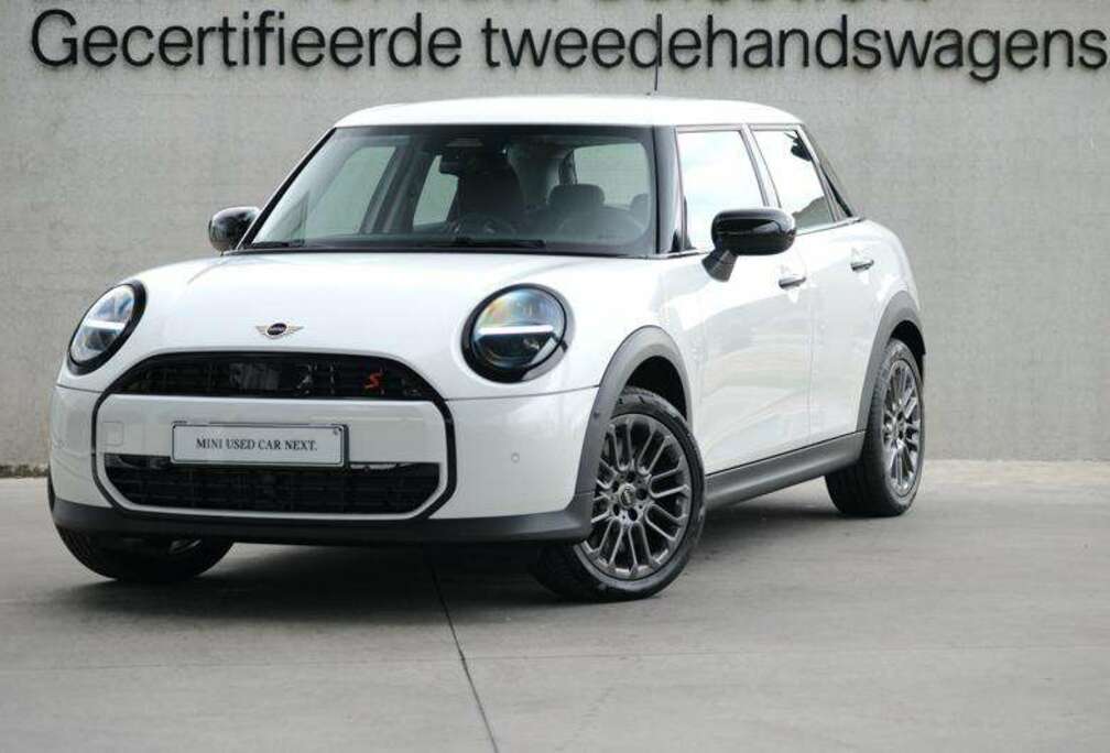 MINI 5 DOORS | AUT | CAMERA | APPLECAR