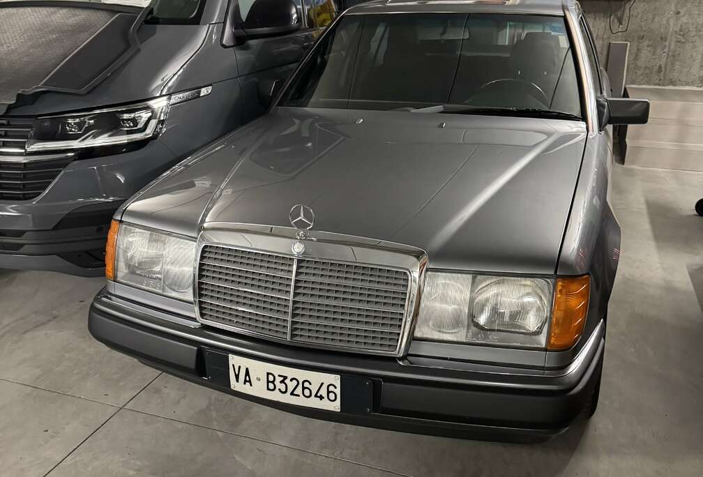 Mercedes-Benz Mercedes model 124/ 200 E bwj 1990