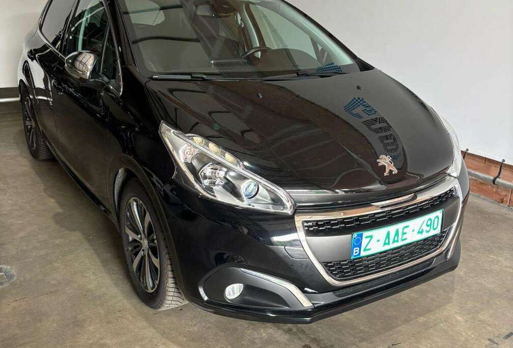 Peugeot 208 PureTech 82 Allure