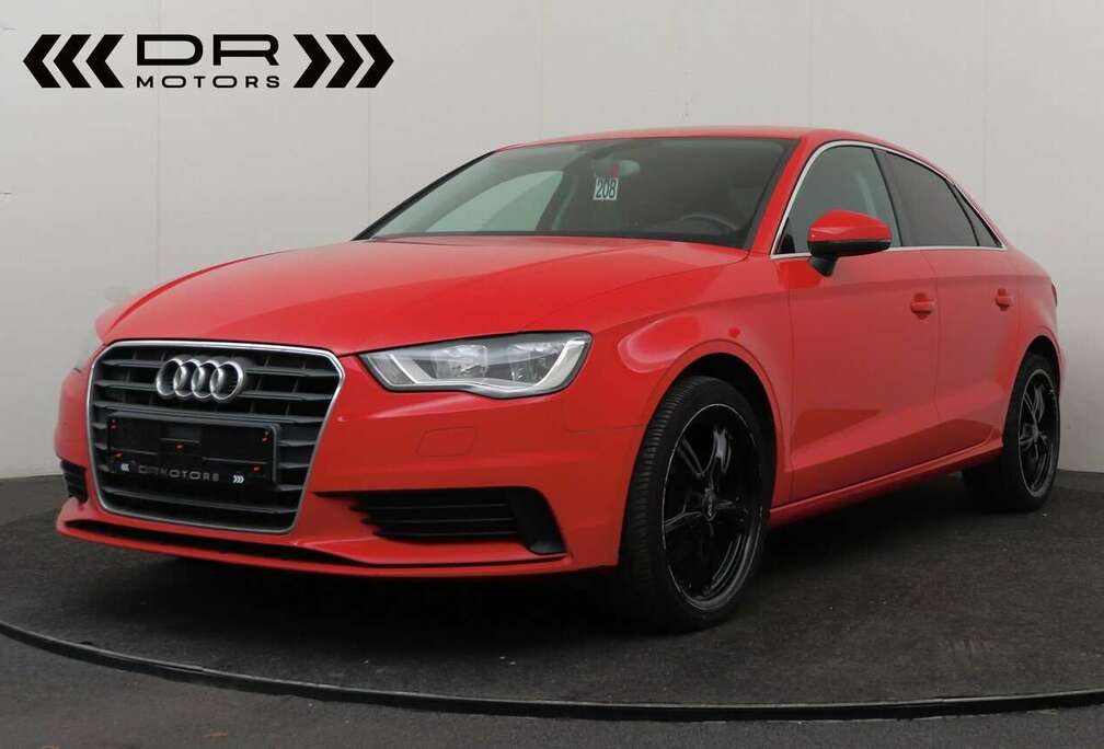 Audi A3 LIMO - NAVI - SENSOREN - HALFLEDER
