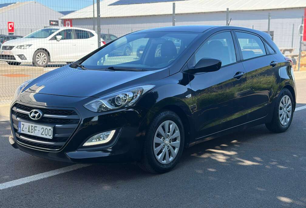 Hyundai Hyundai i30 1.4i * 0492/43.69.59