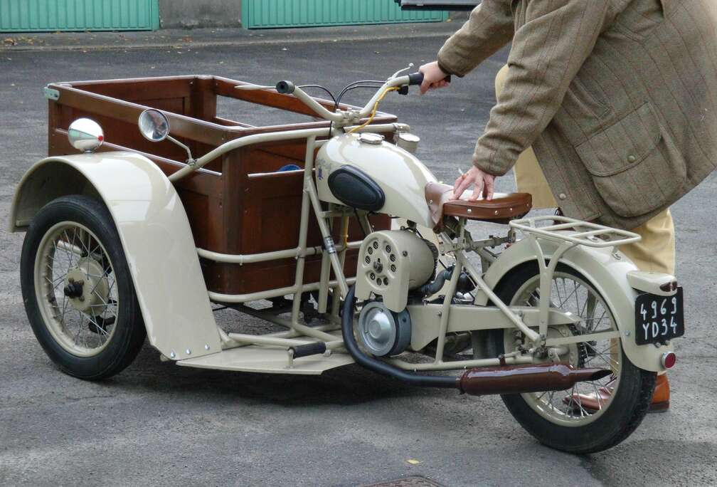 Peugeot triporteur