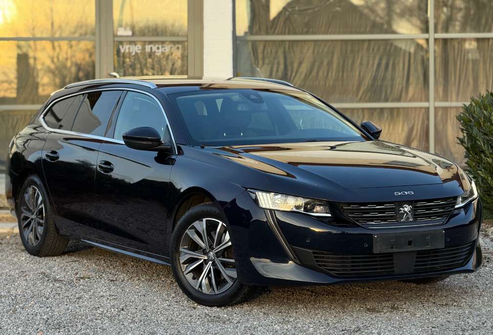 Peugeot SW 1.2 130Pk  GT line  Automaat  Leder