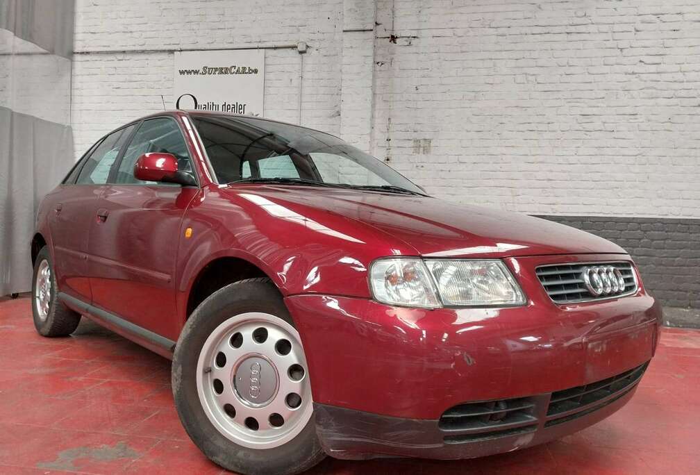 Audi 1.6i Ambiente * A/C * V/E *