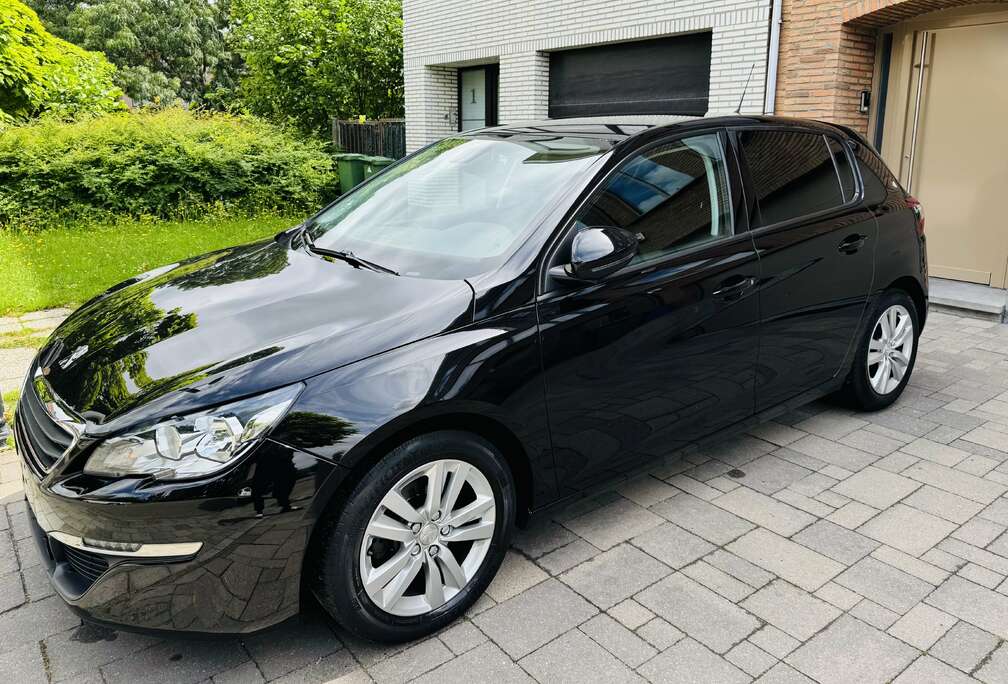 Peugeot 1.2 PureTech Style STT