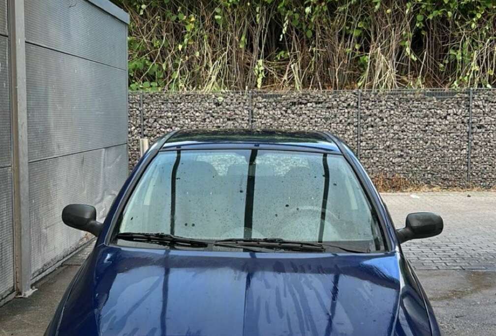 Opel 1.2i XE 16v Edition 2000