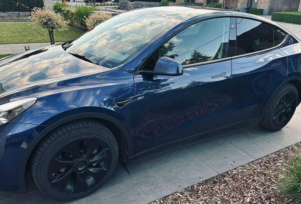 Tesla Model Y 72.5 kWh Dual Motor Long Range (324 kW)