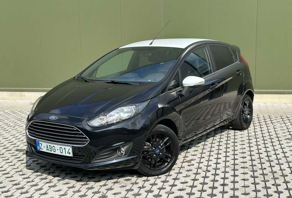 Ford 1.0 EcoBoost Black & White Edition S/S