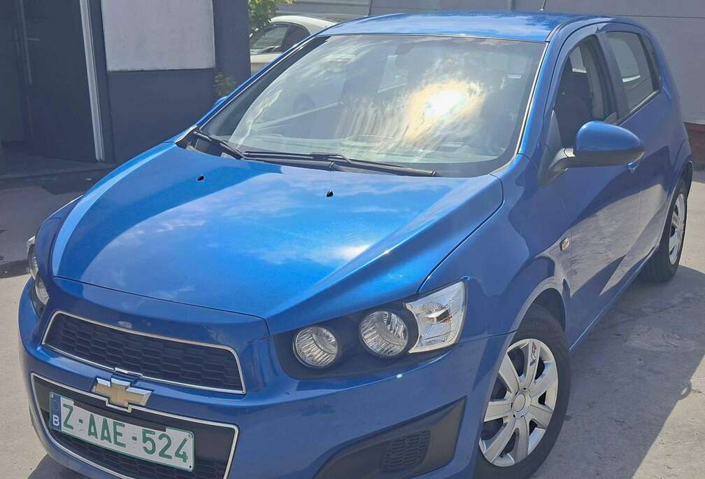 Chevrolet Aveo hatchback 1.4i LT