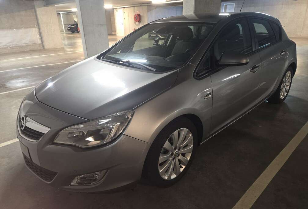 Opel 1.6i