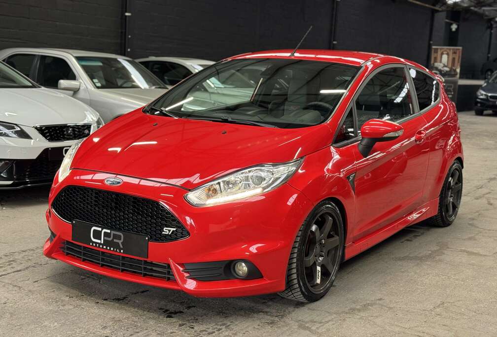 Ford ST 1.6i * RECARO * CRUISE * CAMERA * SG CH * CLIM